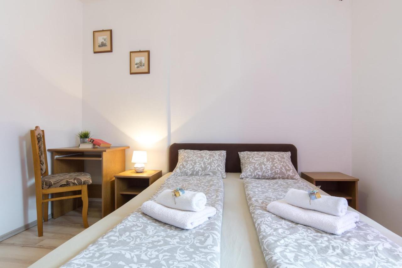 Pape Punat Apartmani I Sobe Ngoại thất bức ảnh