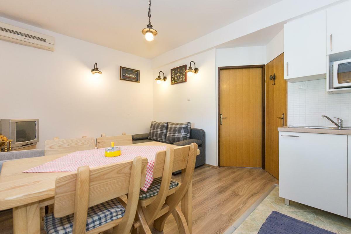 Pape Punat Apartmani I Sobe Ngoại thất bức ảnh