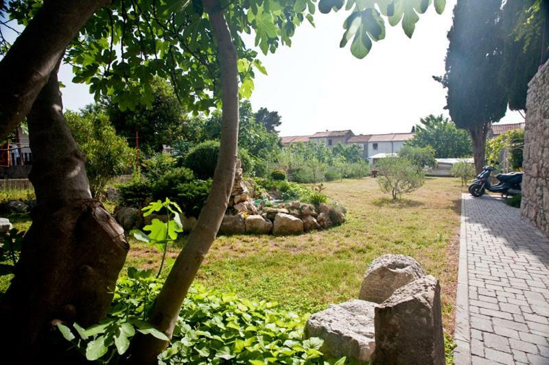 Pape Punat Apartmani I Sobe Ngoại thất bức ảnh